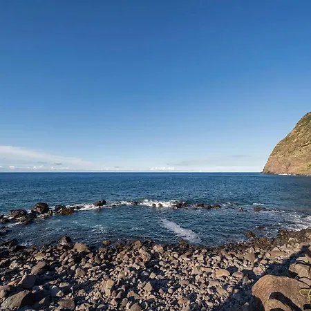 Casa Da Rocha De Baixo By An Island * Santana
