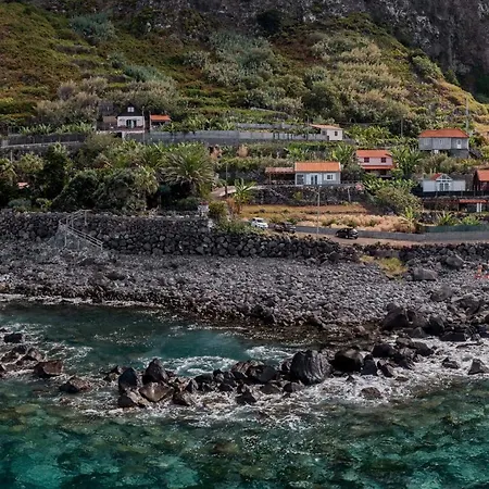 Casa Da Rocha De Baixo By An Island * Santana