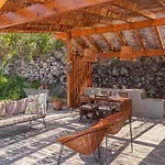 Dom wakacyjny Casa Da Rocha De Baixo By An Island