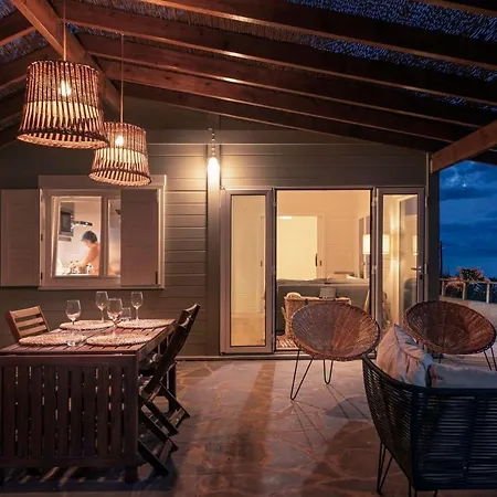 Casa Da Rocha De Baixo By An Island