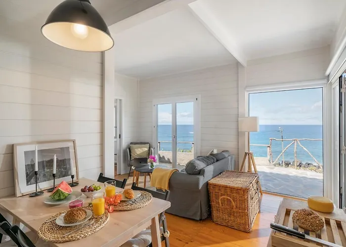 Holiday home Casa Da Rocha De Baixo By An Island *